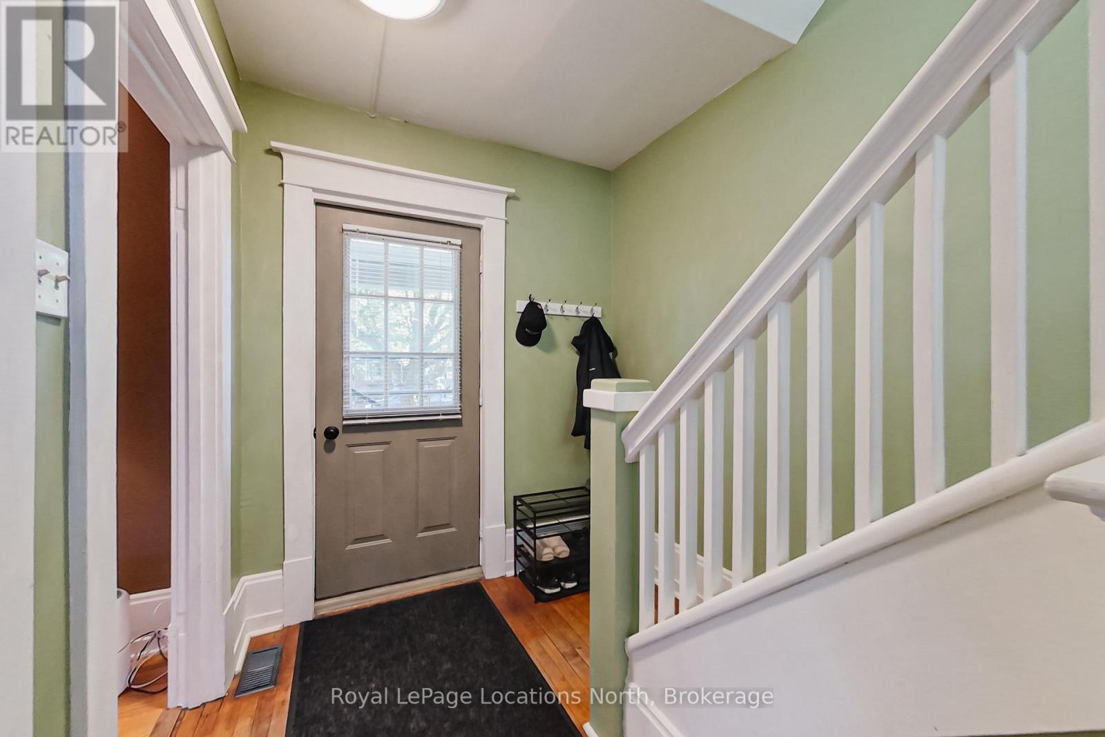 27 EDWIN STREET E