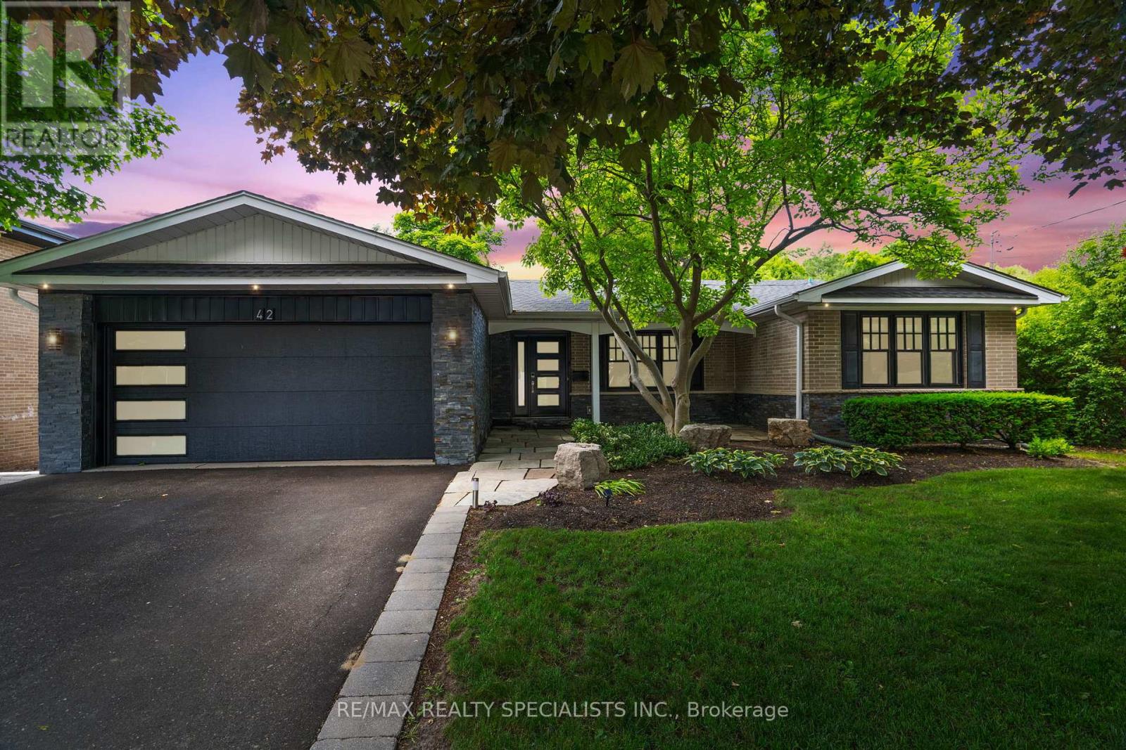 42 HEATHVIEW AVENUE