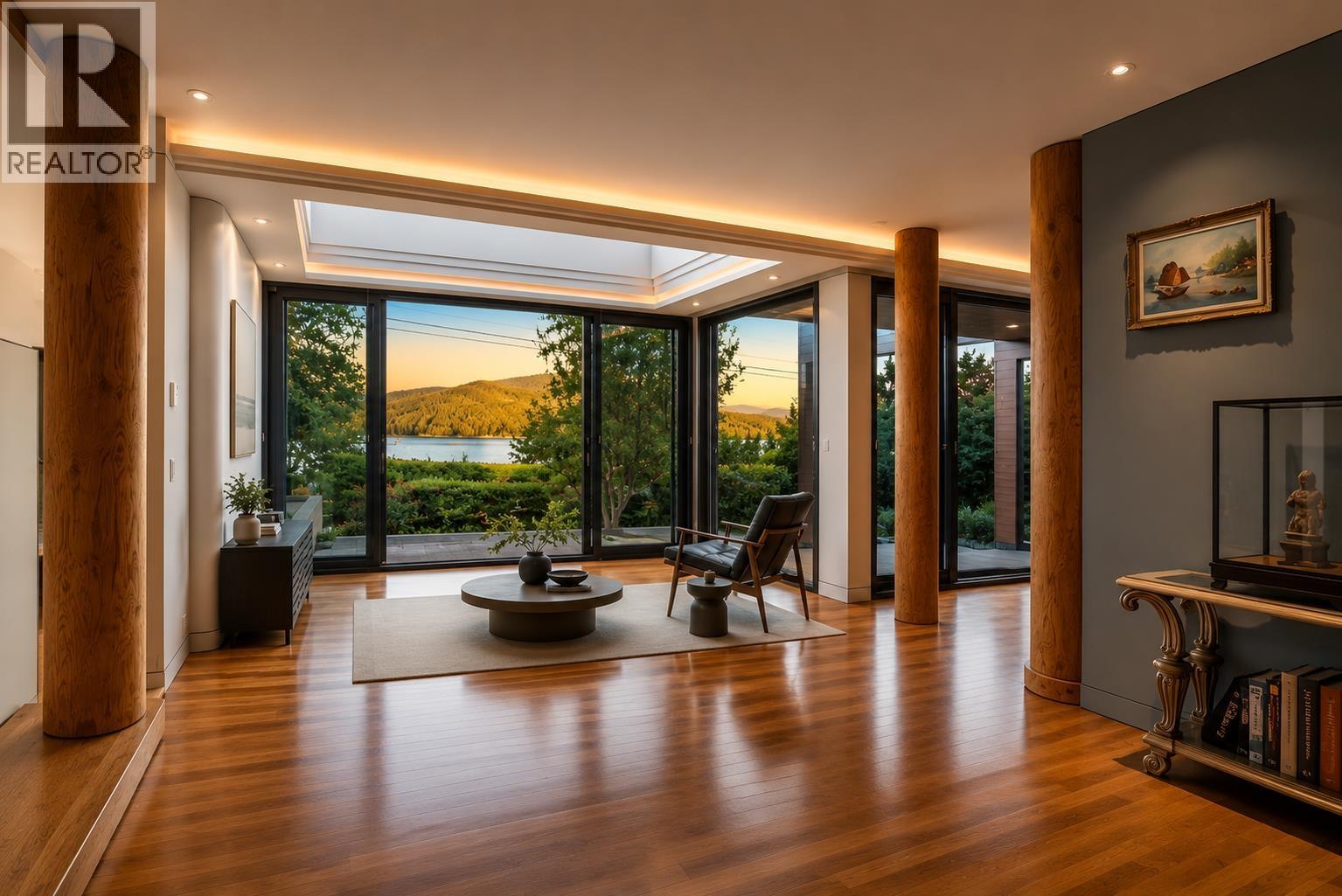 687 BEACHVIEW DRIVE