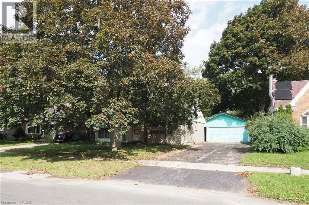 12 OAKWOOD Avenue