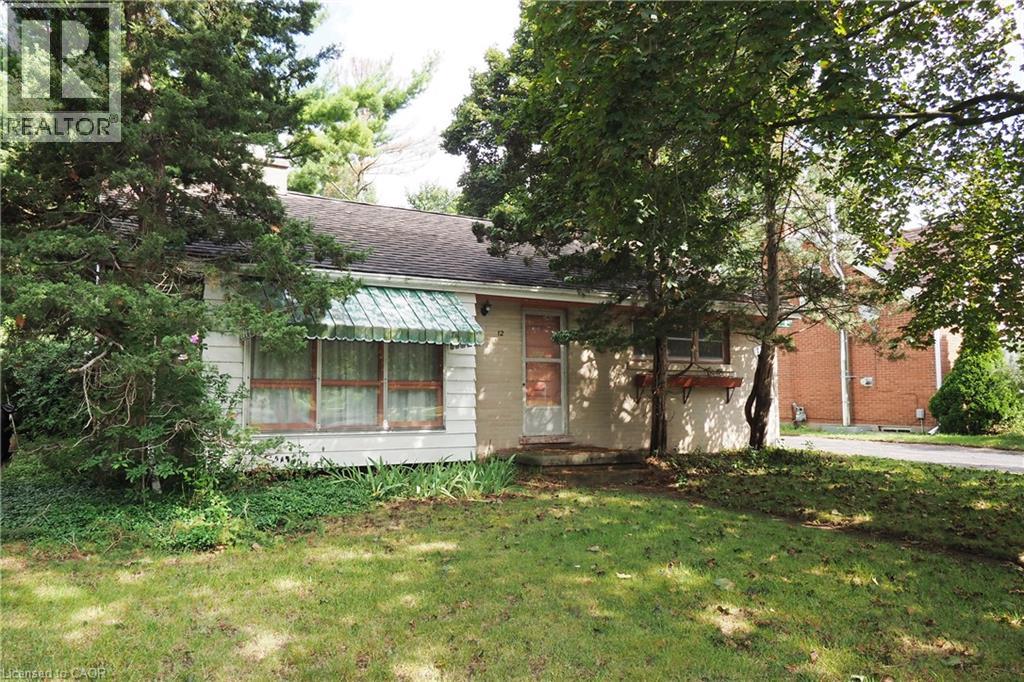 12 OAKWOOD Avenue