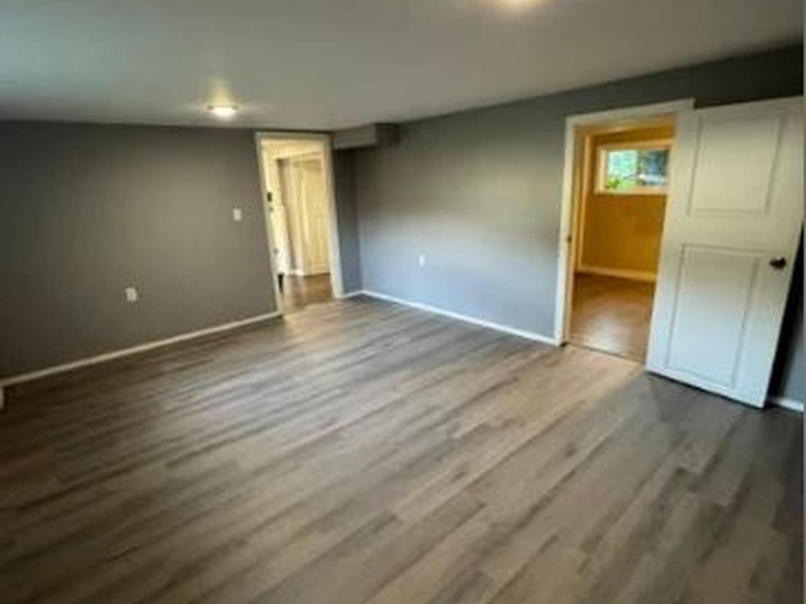 Lower 10113 MANOR DRIVE, Fairfield Island
