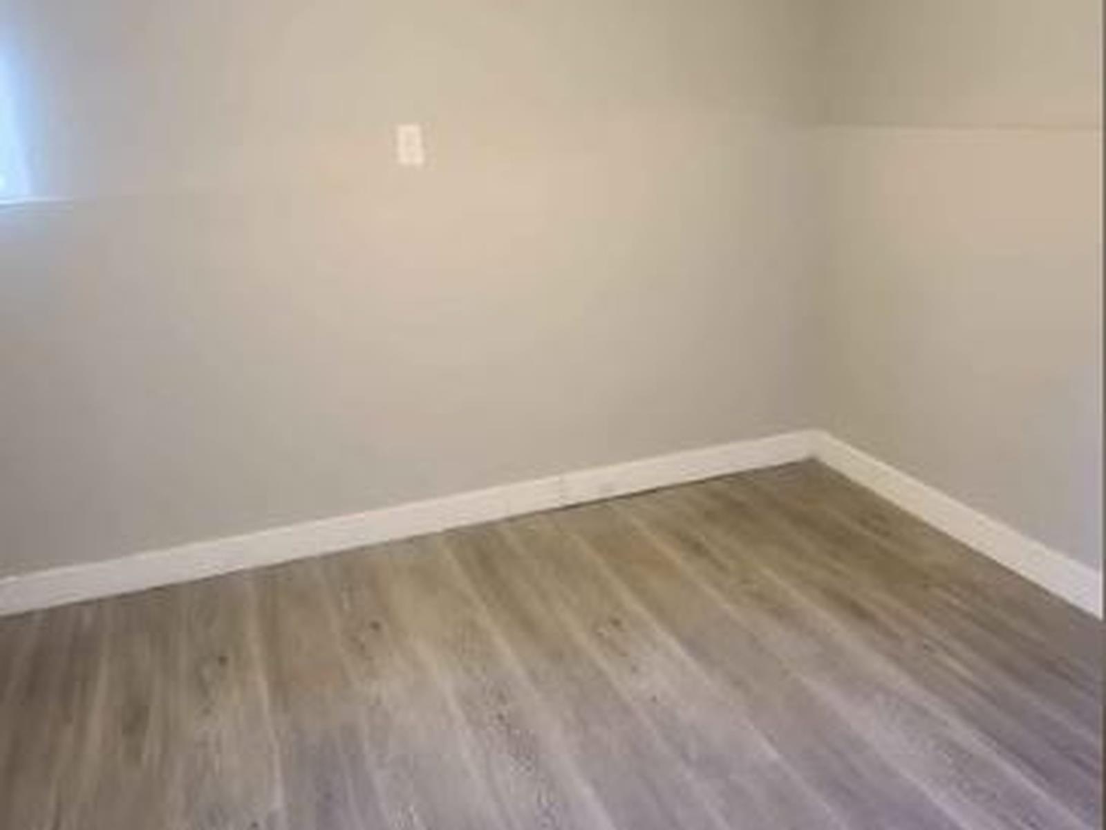 Lower 10113 MANOR DRIVE, Fairfield Island