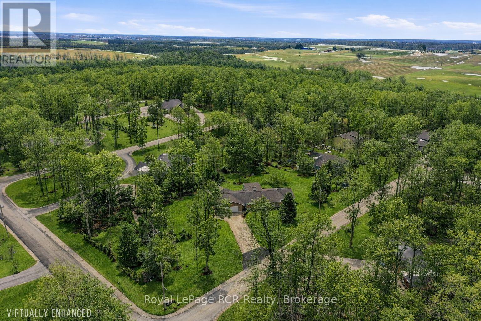 3 WOODLAND COURT