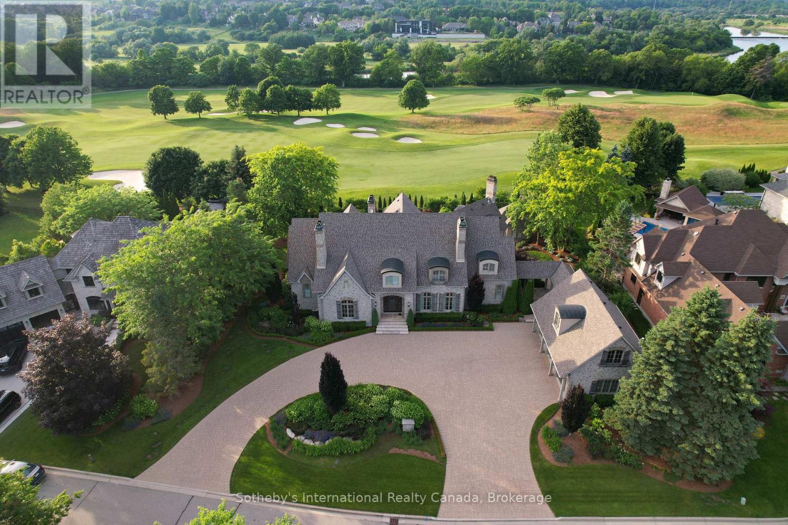 28 DEER RIDGE CRESCENT