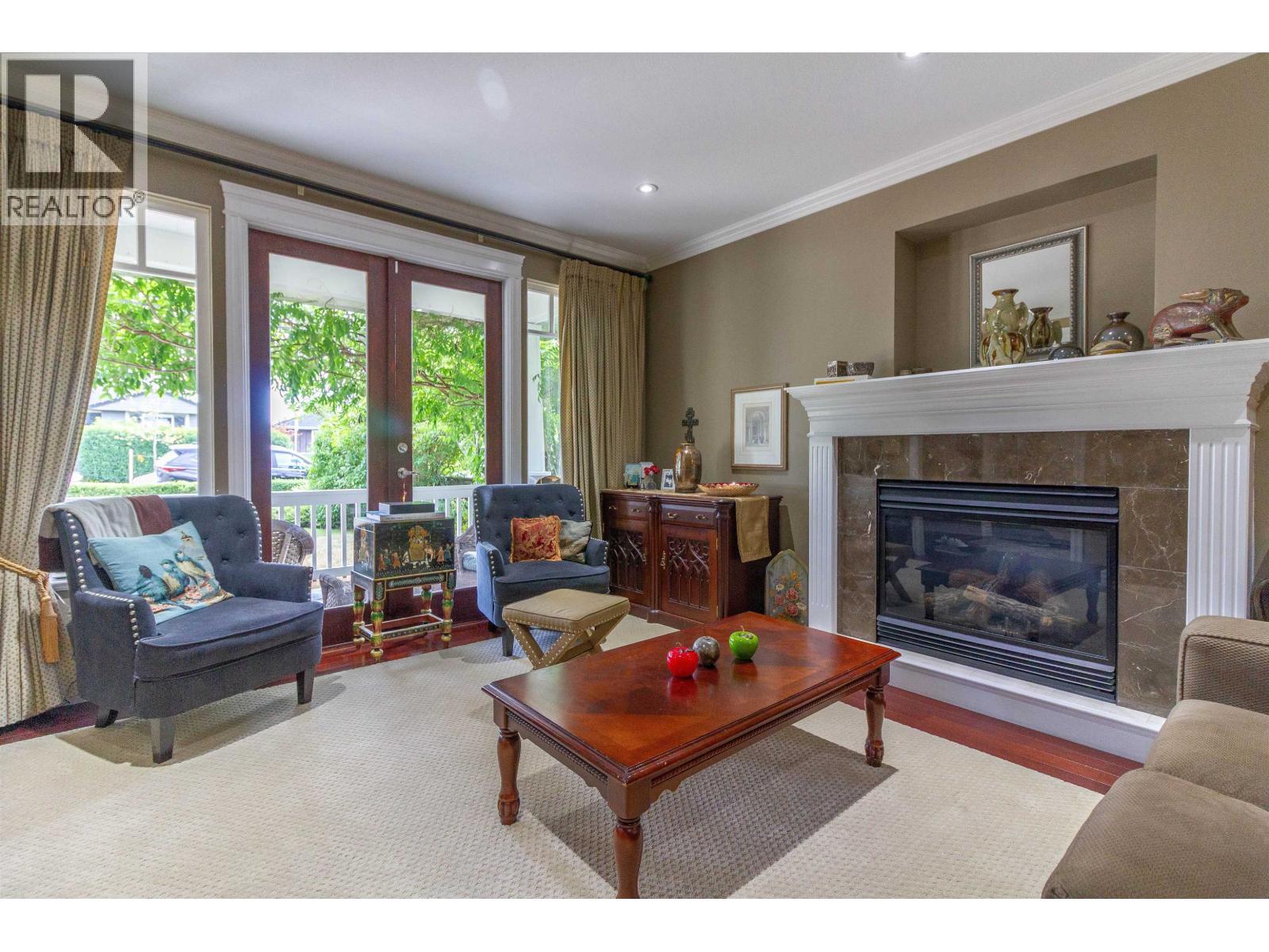 358 E 14TH STREET