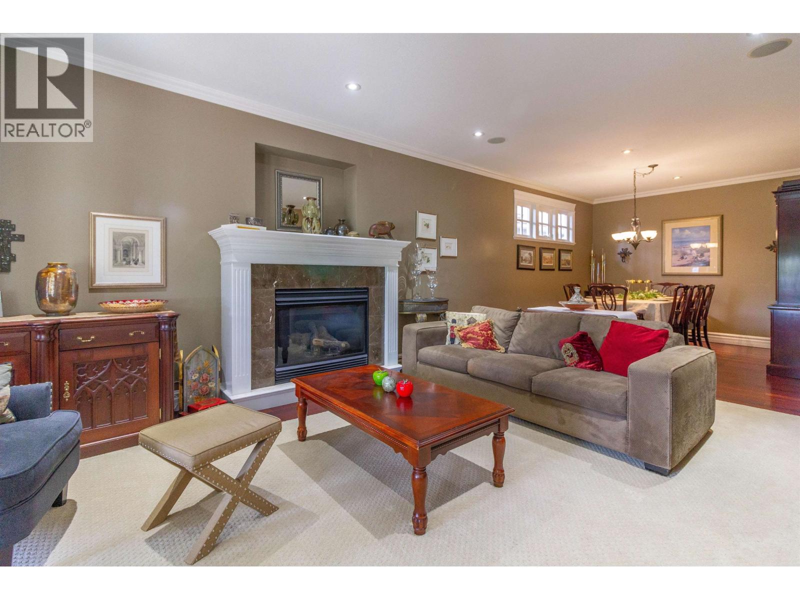 358 E 14TH STREET