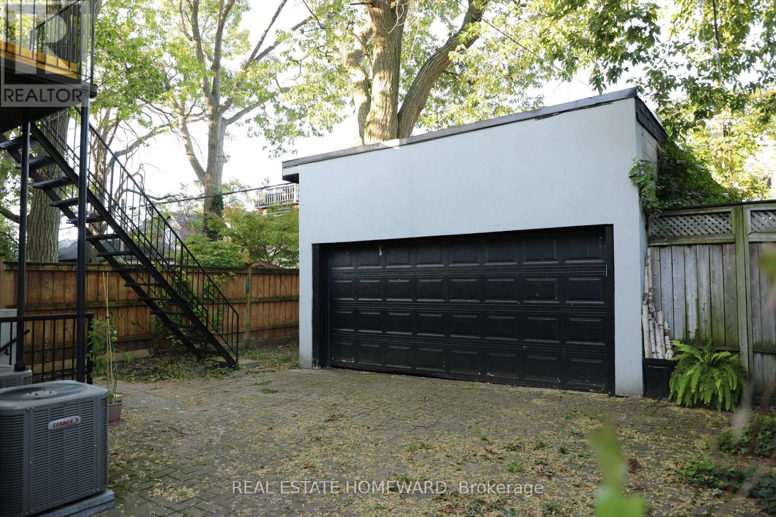 434 VICTORIA PARK AVENUE