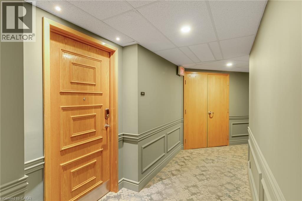 237 KING Street W Unit# 402