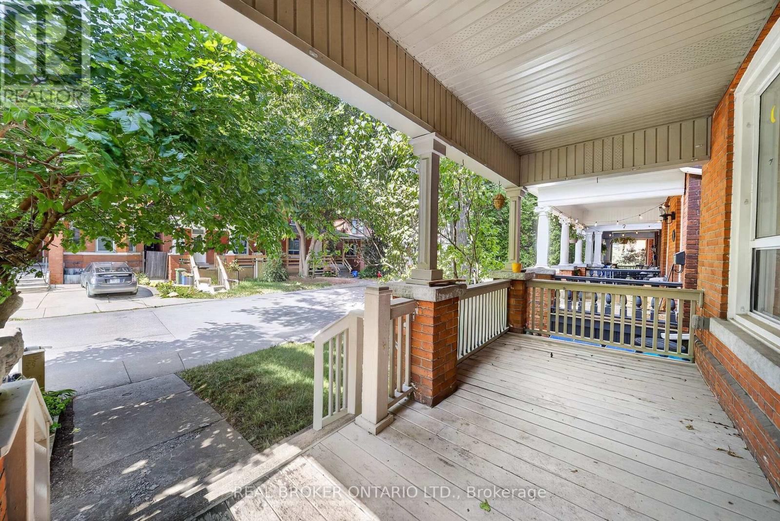 109 GLADSTONE AVENUE