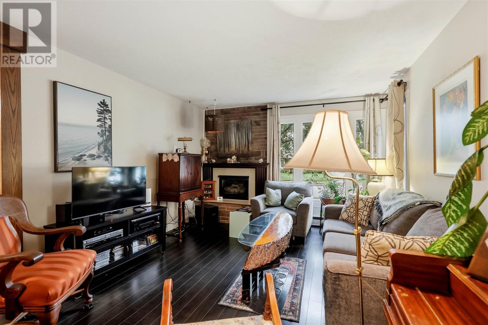 19 Illinois AVE - Photo 4