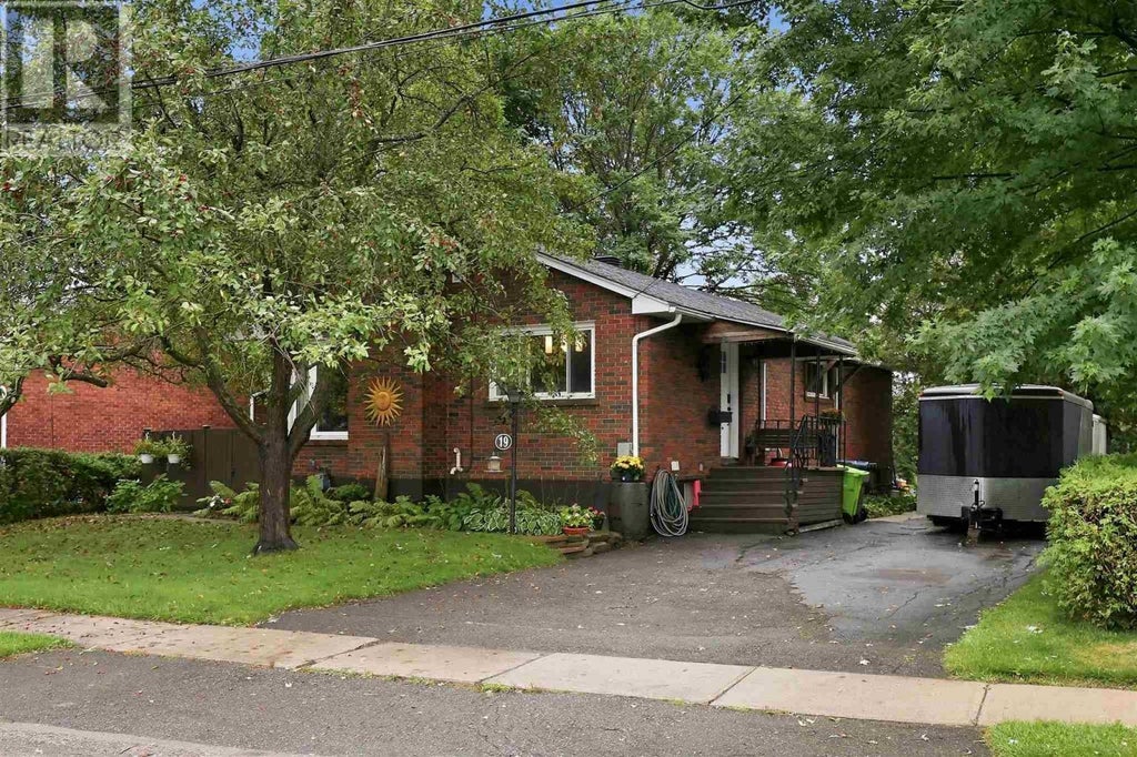 19 ILLINOIS AVE, SAULT STE. MARIE, ON P6A 4M2 - Image 2139847556.jpeg?d=l