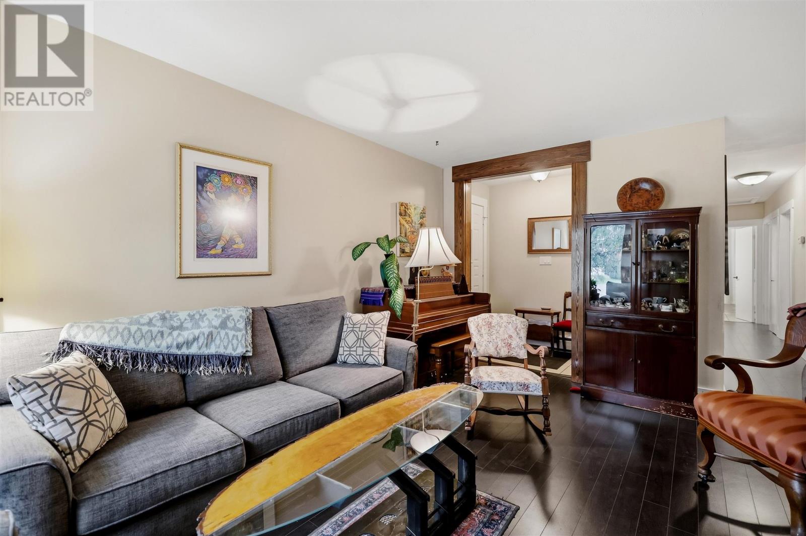 19 Illinois AVE - Photo 3