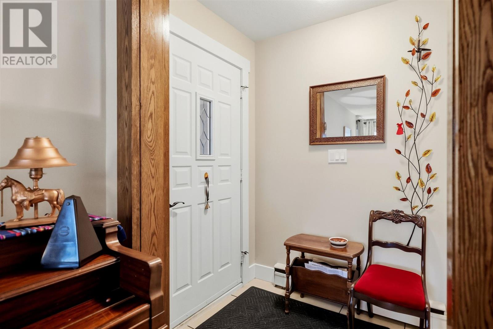 19 Illinois AVE - Photo 2