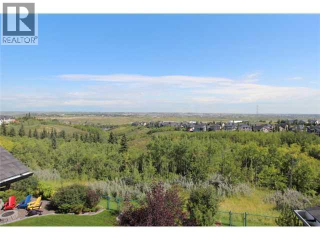 76 Valley Creek Crescent NW
