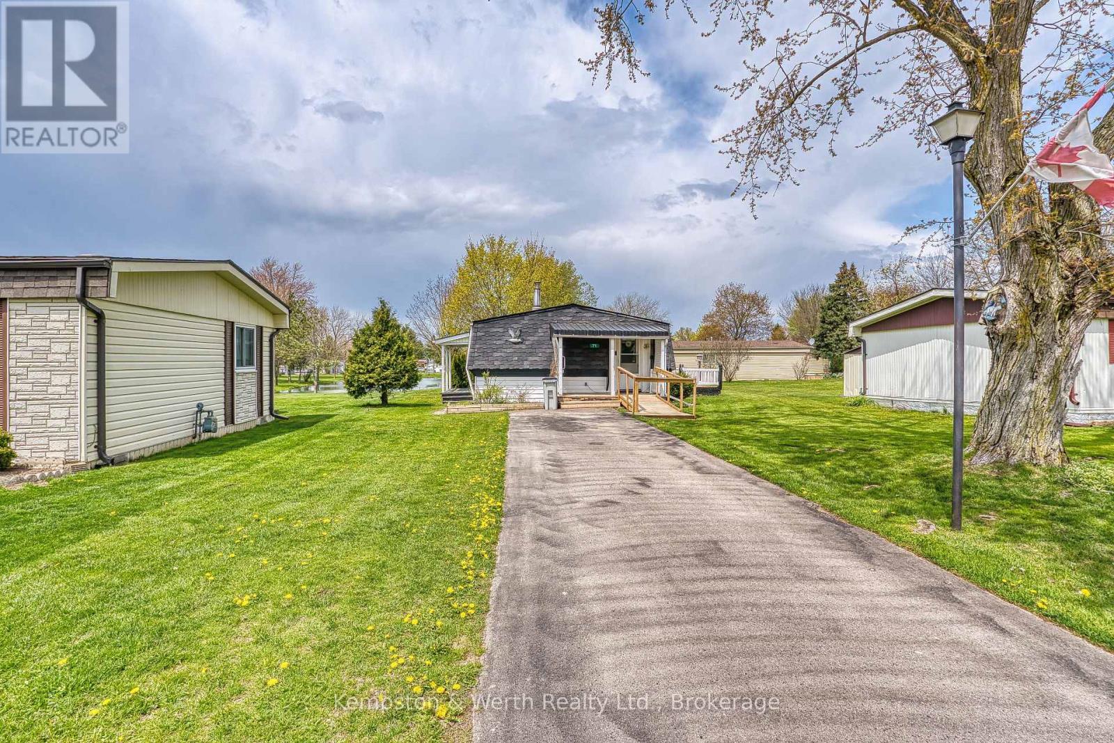 71 FAIRVIEW CRESCENT