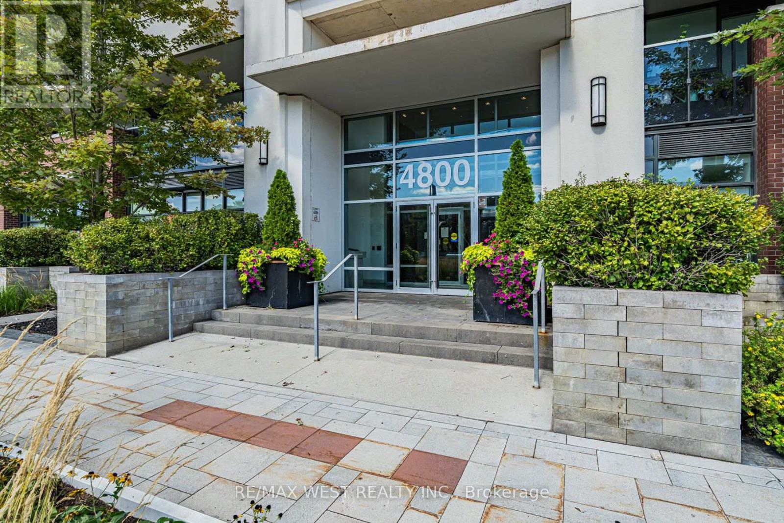 805 - 4800 HIGHWAY 7