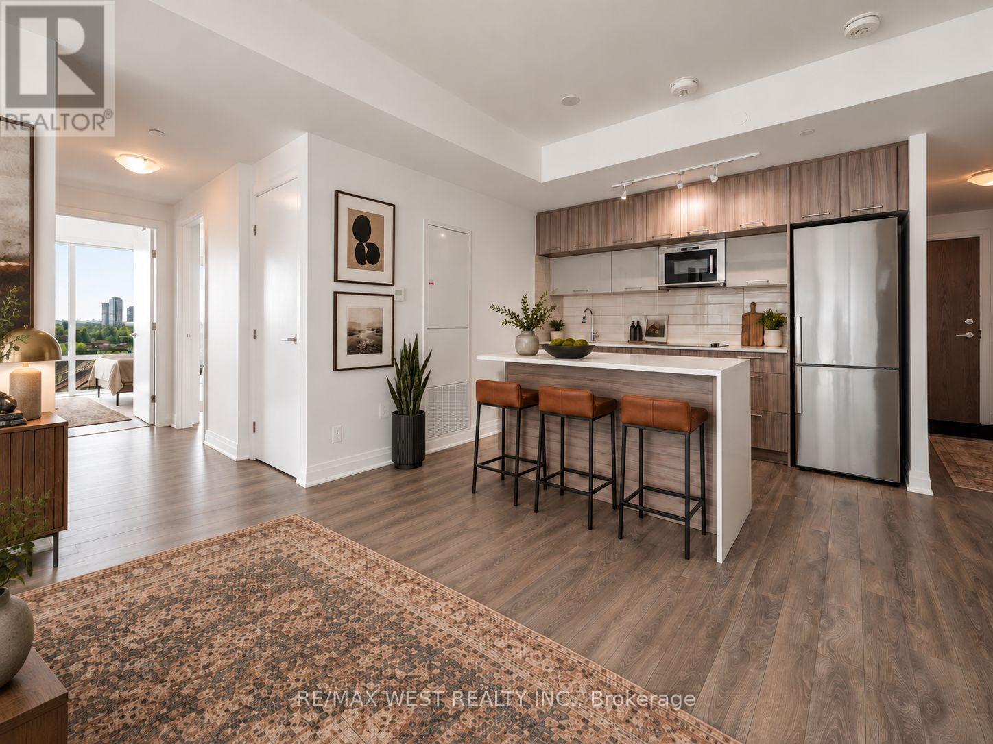 805 - 4800 HIGHWAY 7