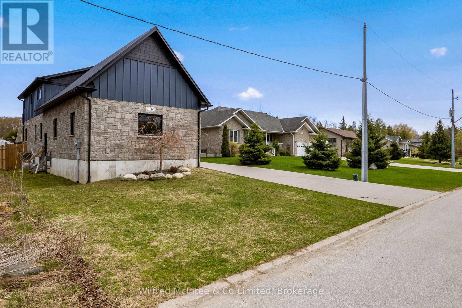 107 OTTAWA AVENUE