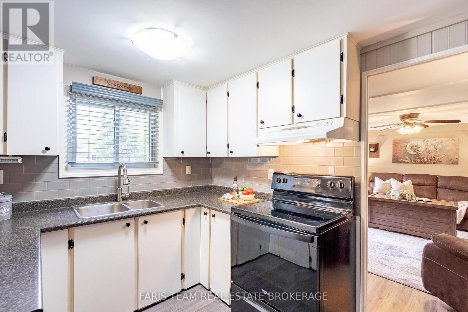 244/250 DIGNARD AVENUE