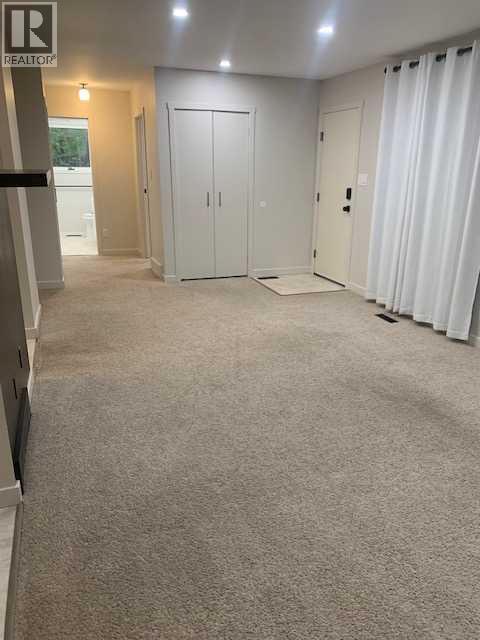 125 Pensacola Court W