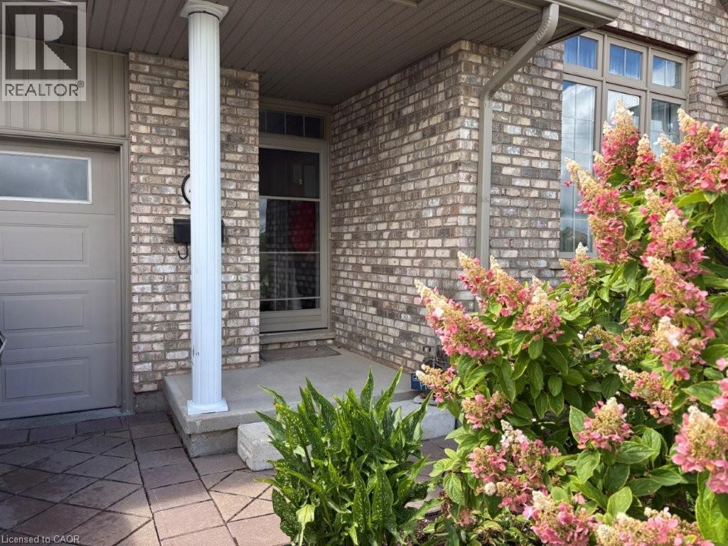 44 LIVINGSTON Boulevard Unit# 11