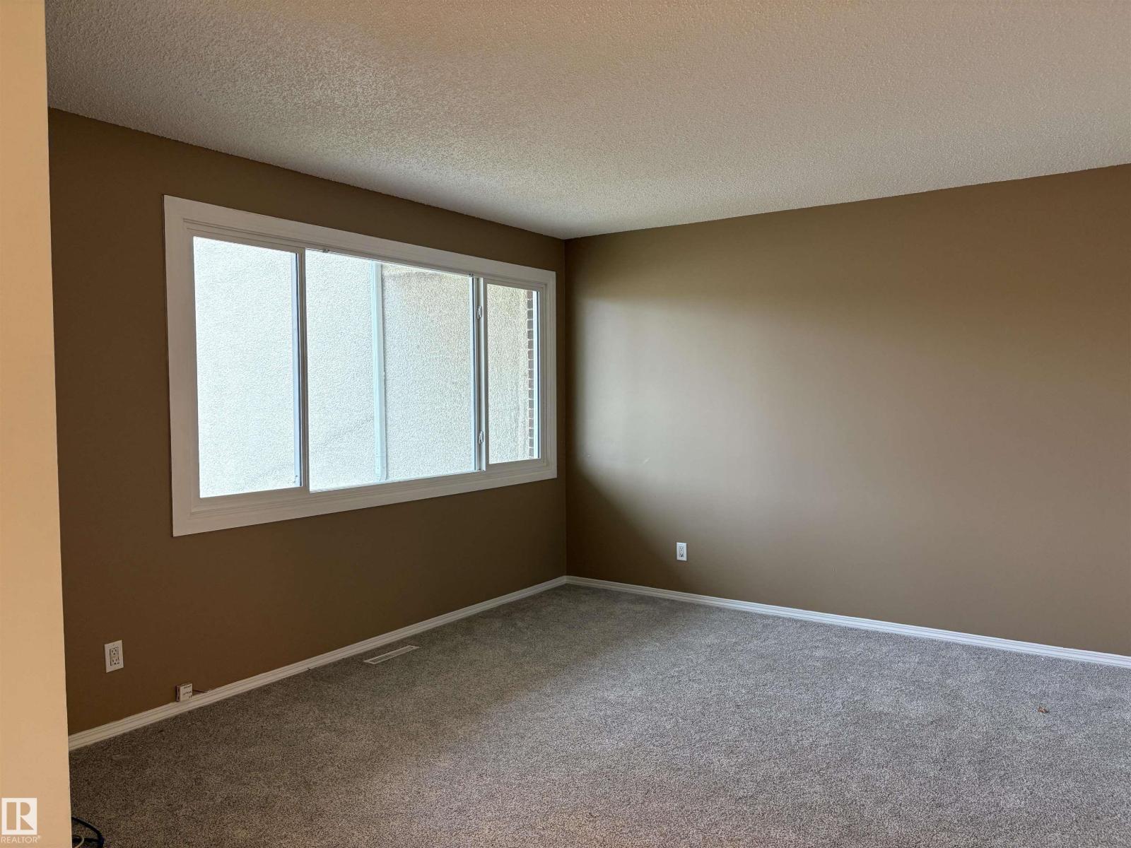 5731 144 AV NW