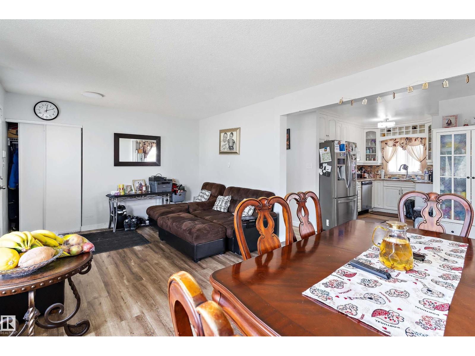 5815 136 AV NW