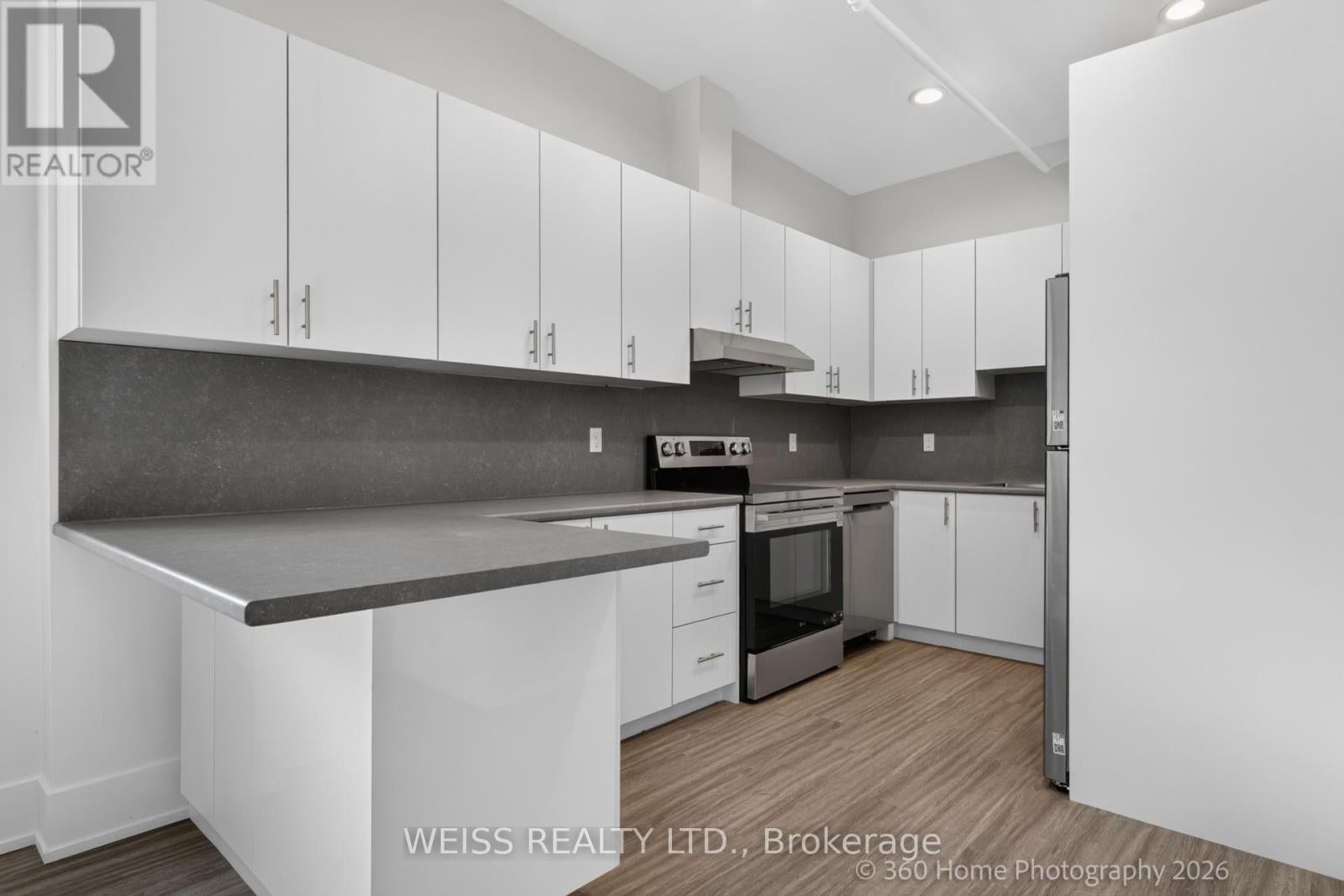2 - 897 LANSDOWNE AVENUE