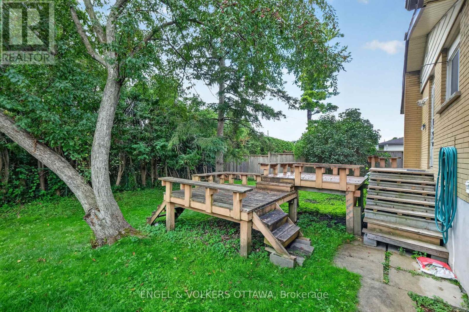 14 OAKVIEW AVENUE