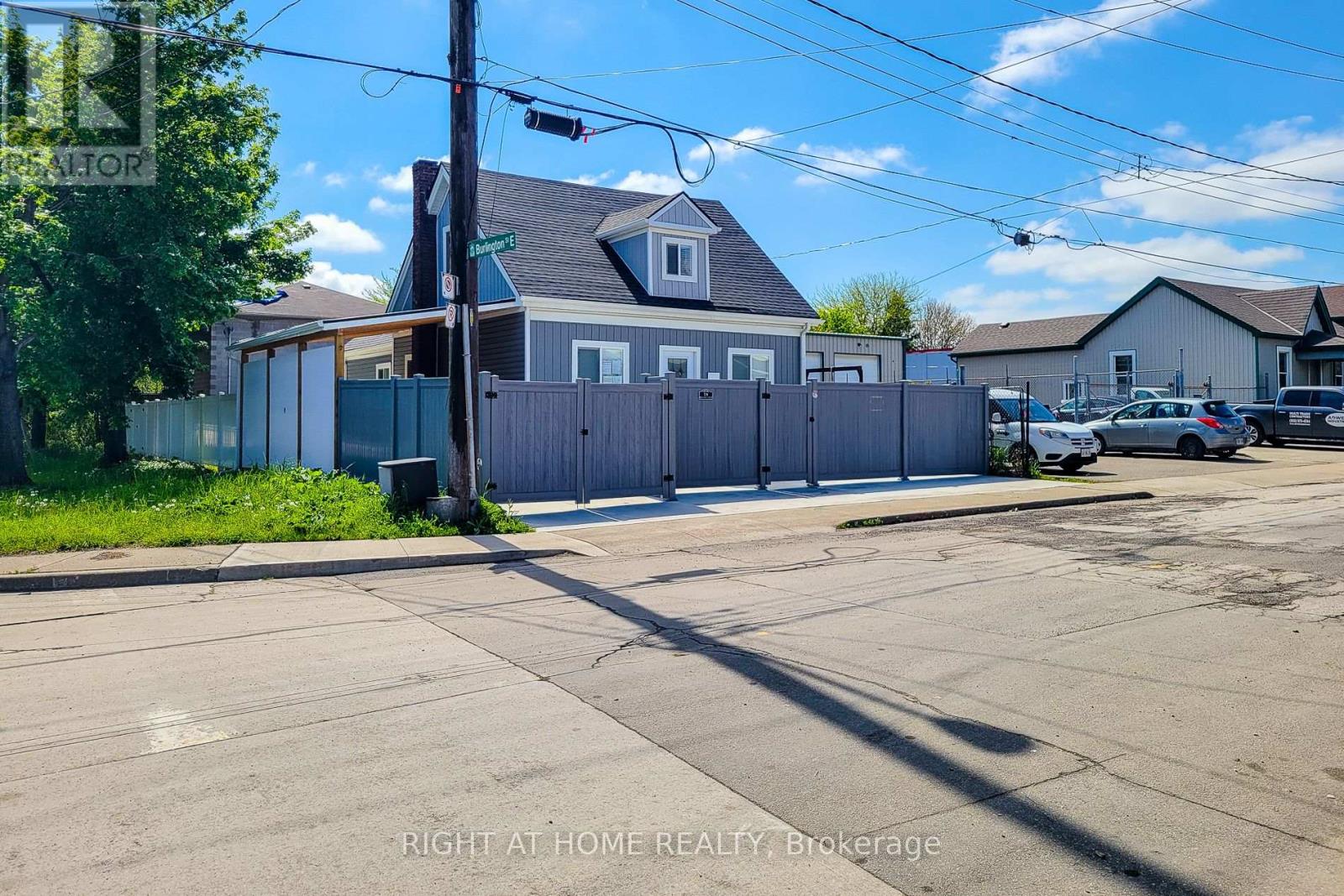 78 HILLYARD STREET E