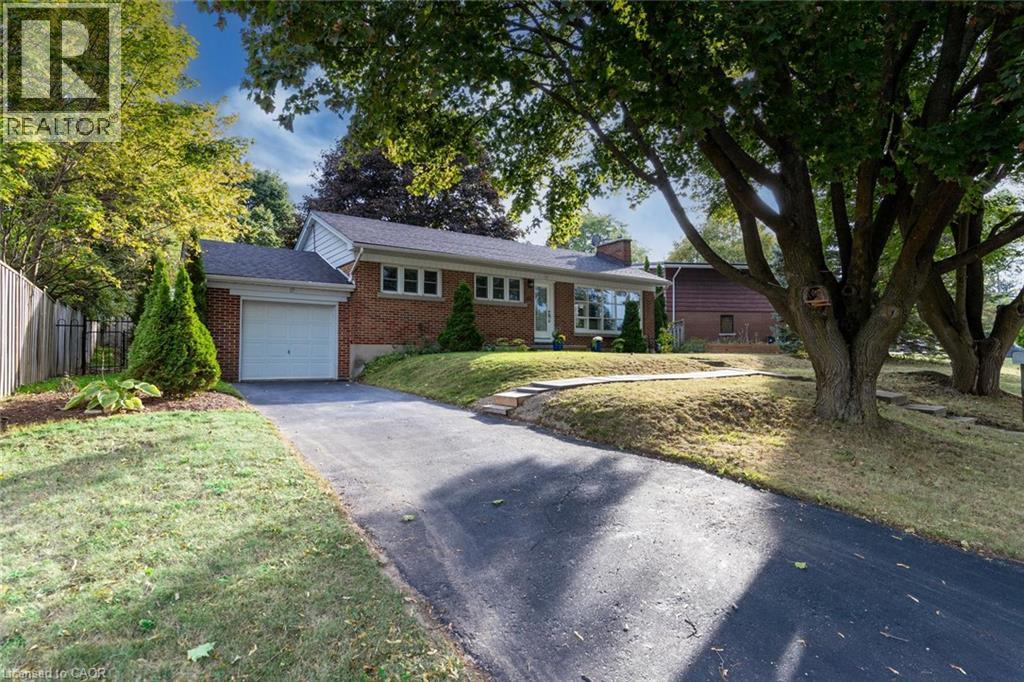 17 ORCHARD Crescent