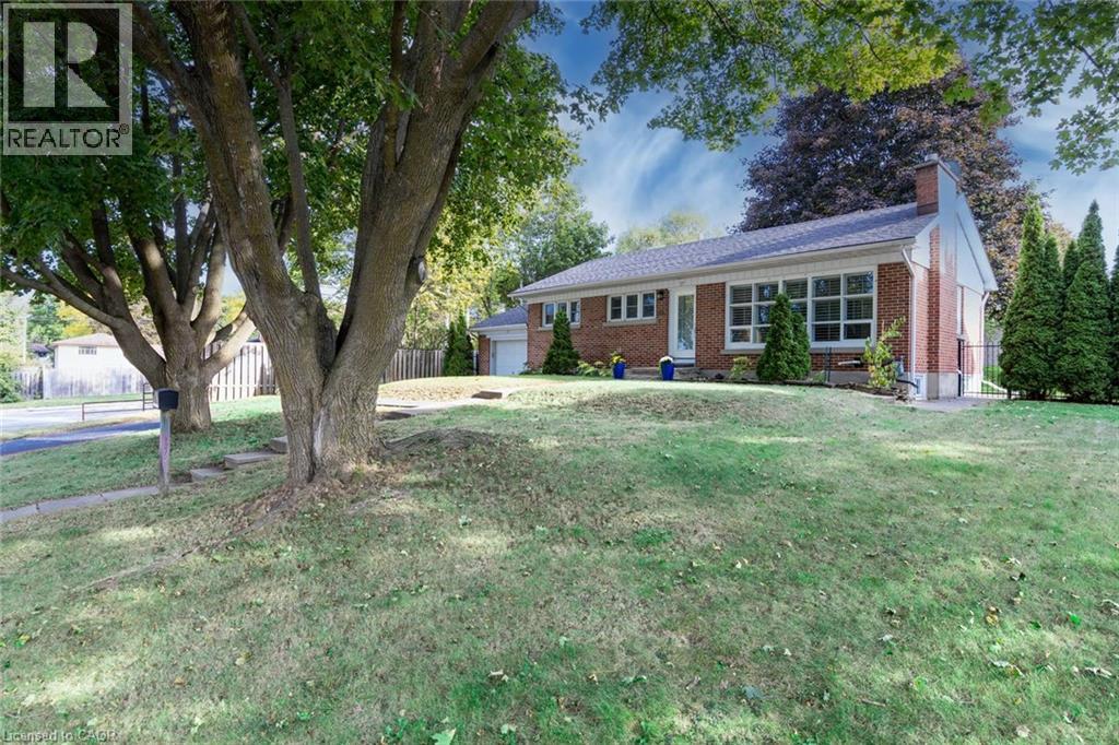 17 ORCHARD Crescent