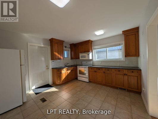 9 Atkinson Ave, Toronto (West Hill), ON 5
