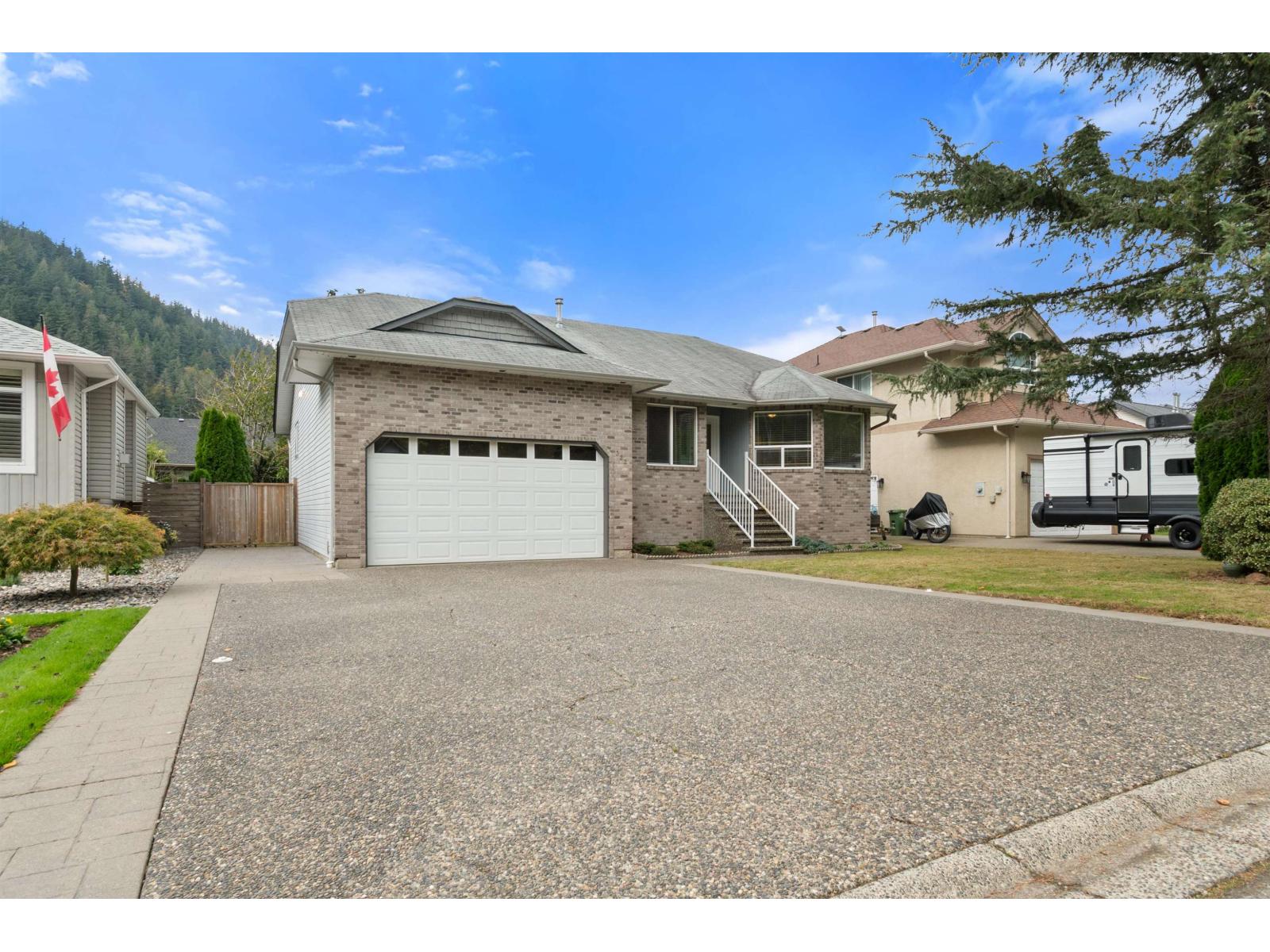 322 MIAMI RIVER DRIVE, Harrison Hot Springs
