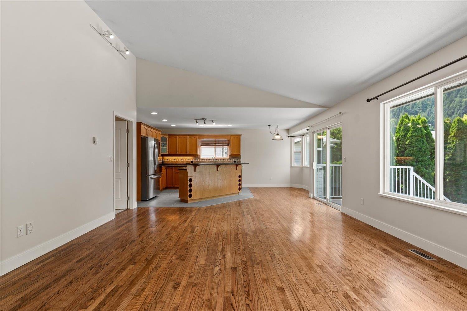 322 MIAMI RIVER DRIVE, Harrison Hot Springs