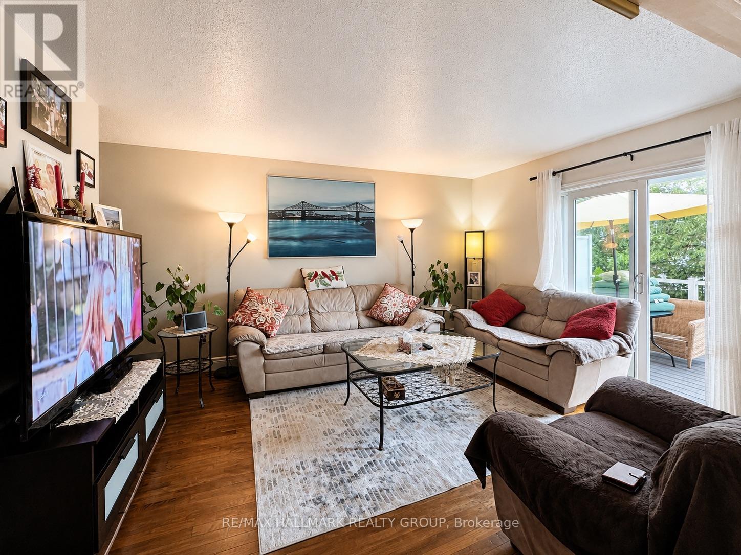 163 - 825 CAHILL DRIVE W