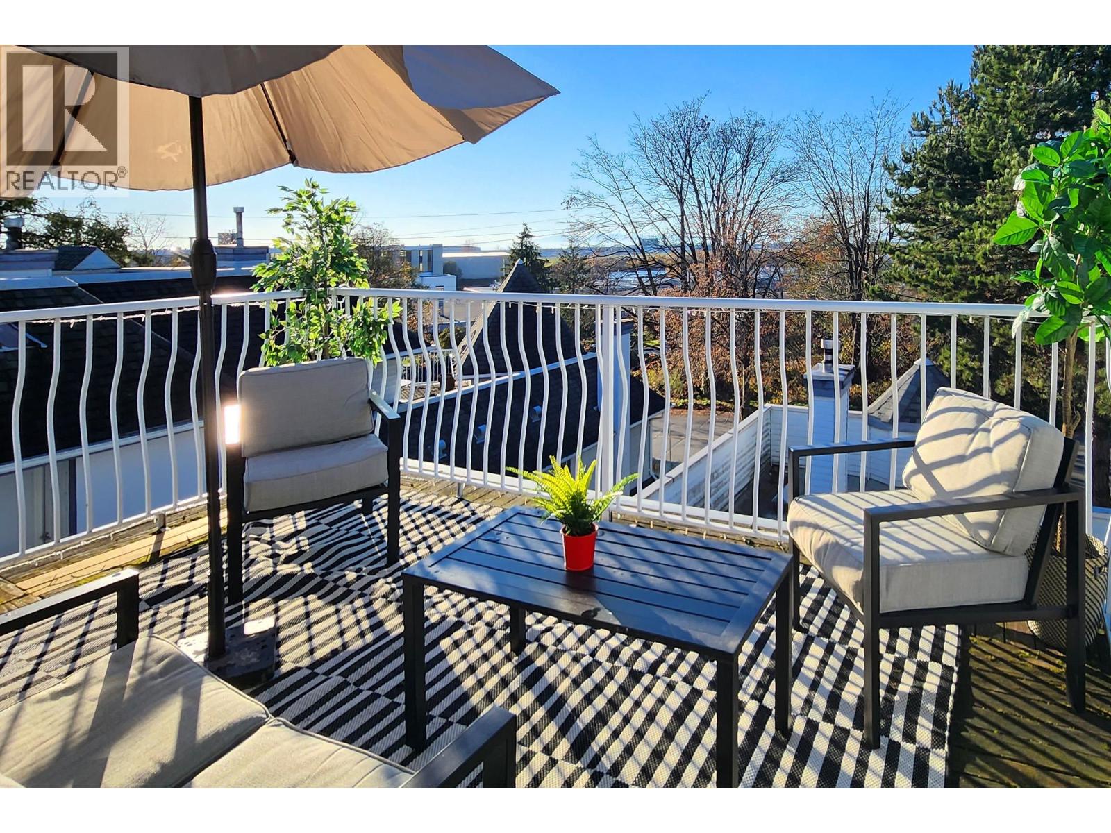 402 8772 SW MARINE DRIVE