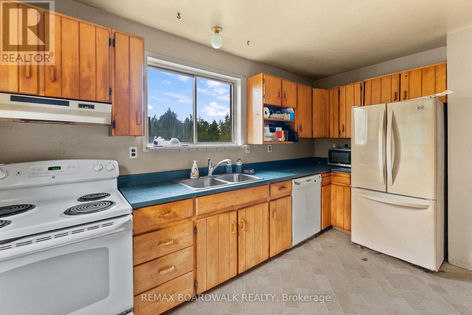365 SCOTCH LINE ROAD W