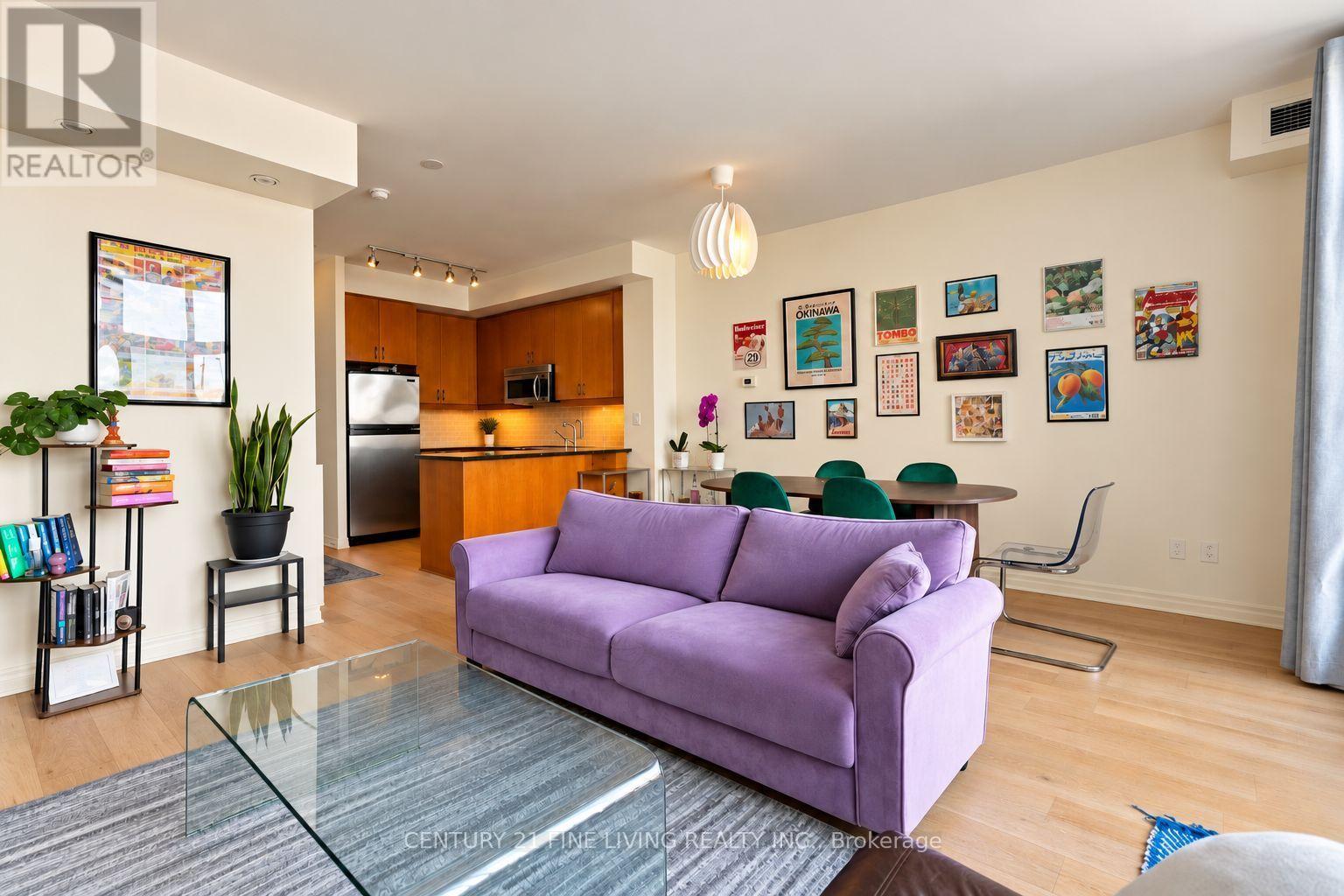 419 - 901 QUEEN STREET W