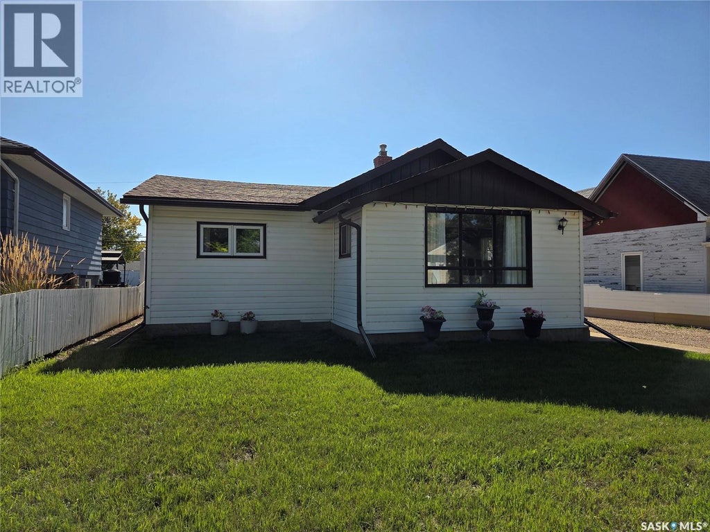 817 STADACONA STREET E, MOOSE JAW, SK S6H 0K5 - Image 2090010236.jpeg?d=l