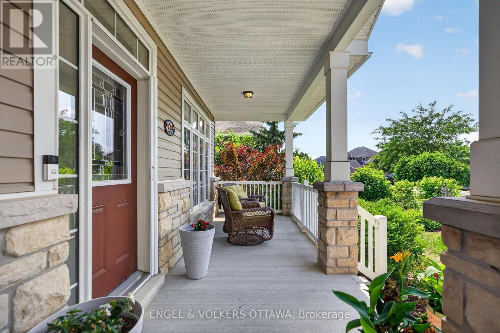 106 EQUINELLE DRIVE