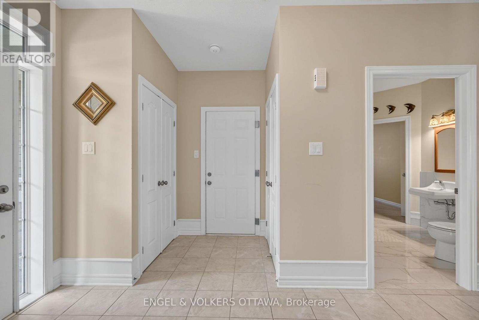 106 EQUINELLE DRIVE