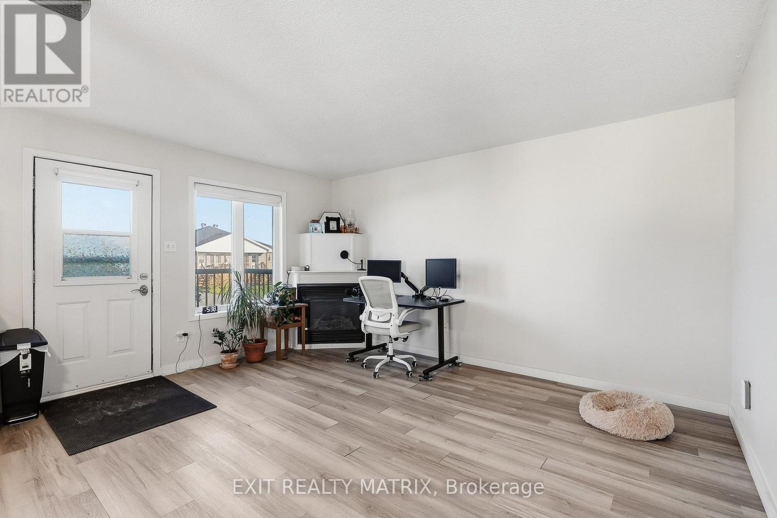 1001 JACYNTHE STREET - Photo 4