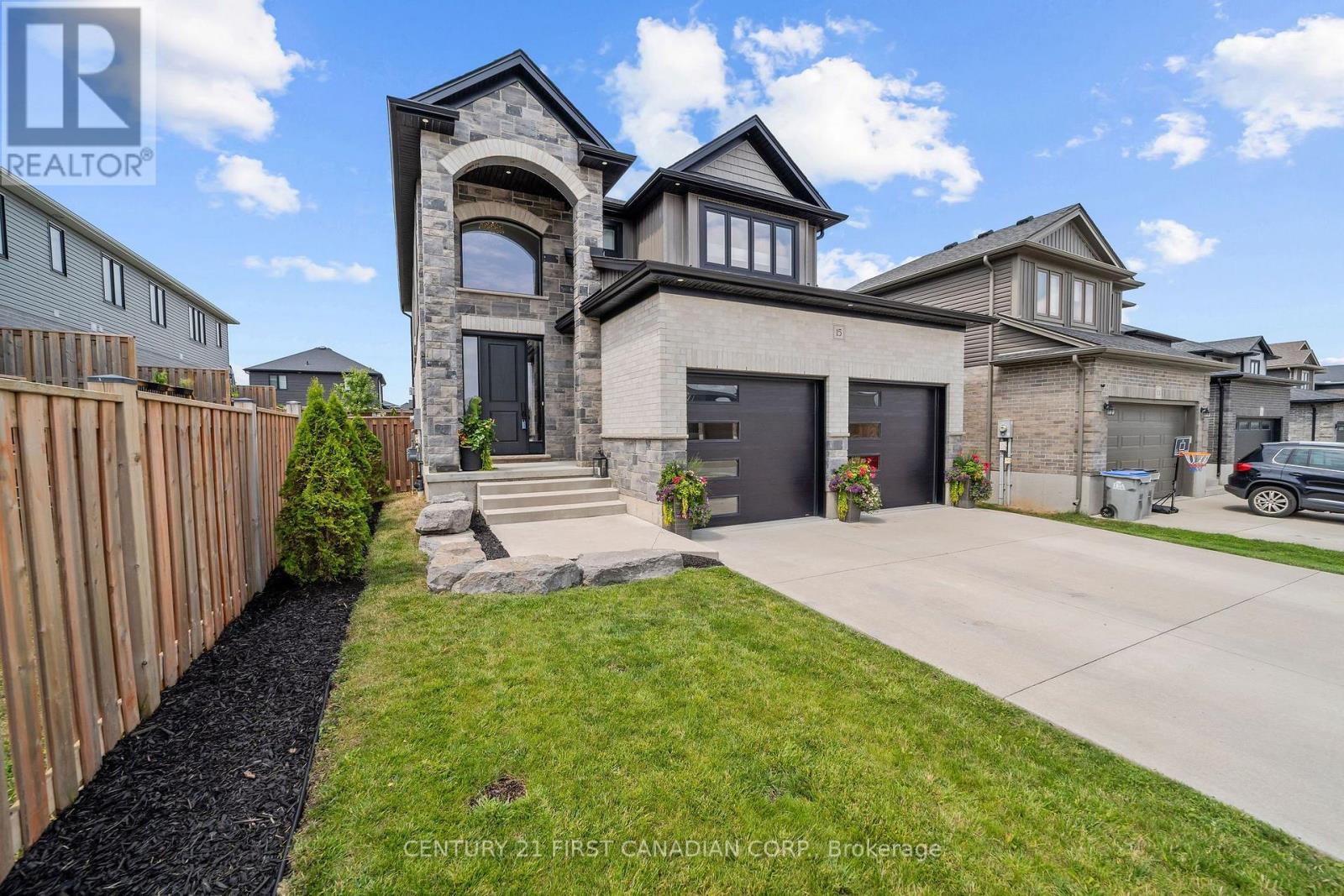 15 NICHOLSON STREET