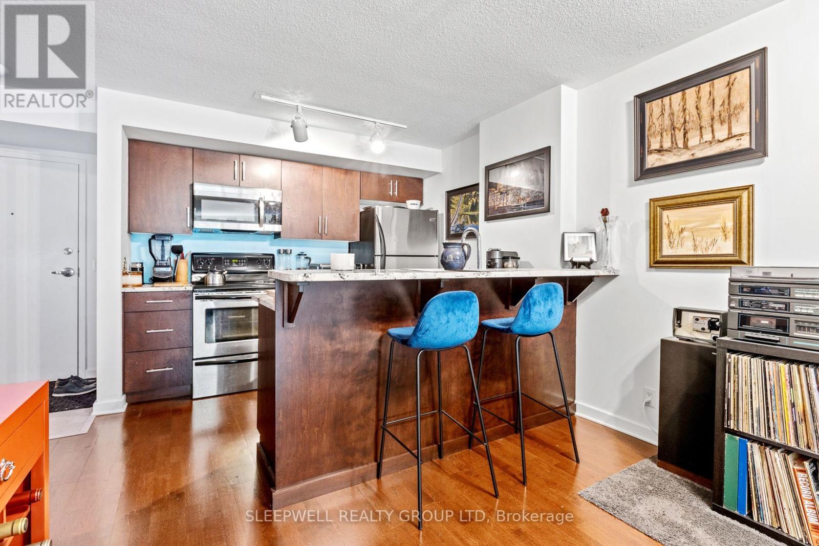 304 - 138 SOMERSET STREET W