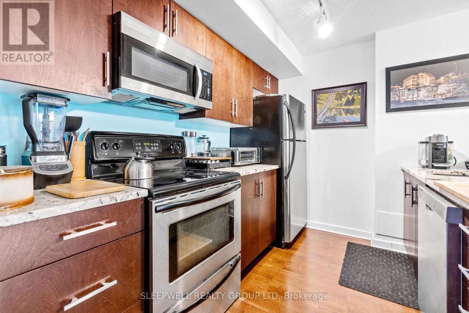304 - 138 SOMERSET STREET W
