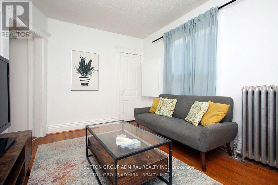 2 - 1537 DUFFERIN STREET