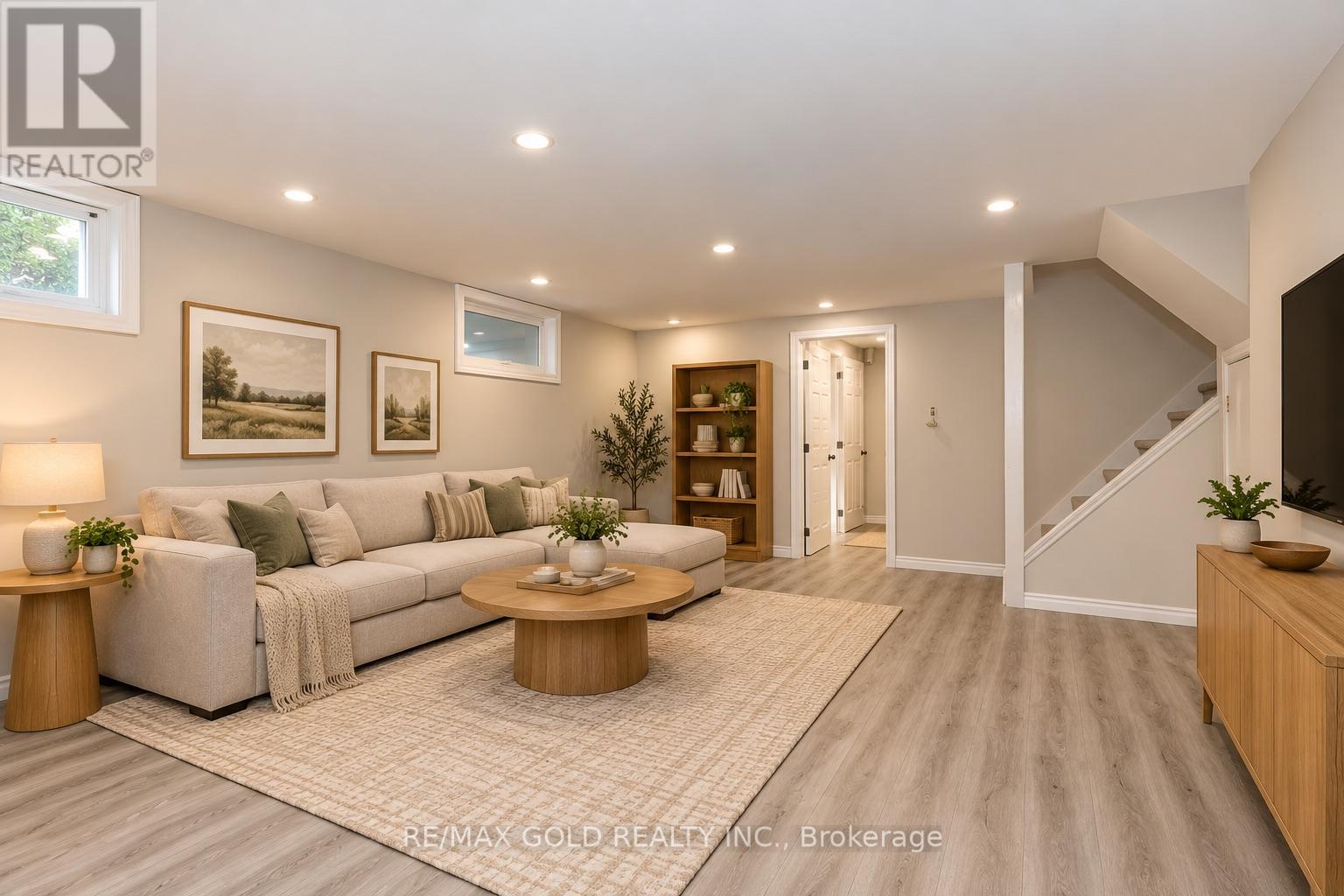 85 WILLIAMSBURG ROAD