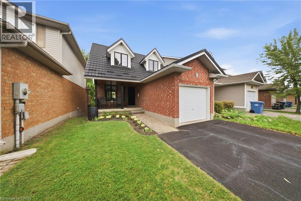 19 BOULDER Crescent